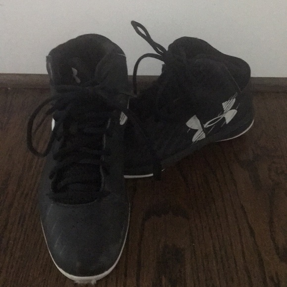 Black Nike basketball shoes also great for running - Picture 1 of 4